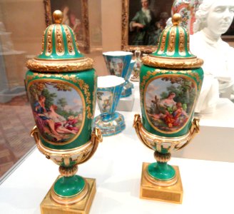 Pair of Vases, 1769, Sèvres Porcelain Manufactory, painted by Charles-Nicolas Dodin - Art Institute of Chicago - DSC09432