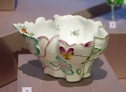 Pair of basins with pansies and strawberry leaves, 2 of 2, Longton Hall porcelain, c. 1758, soft-paste porcelain - California Palace of the Legion of Honor - San Francisco, CA - DSC03002