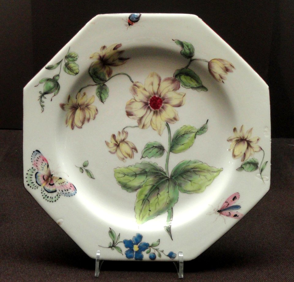 Pair of botanical plates, plate 2, c. 1756-1760, Bow Porcelain Works, bone-ash soft-paste porcelain, overglaze enamels - Gardiner Museum, Toronto - DSC01057
