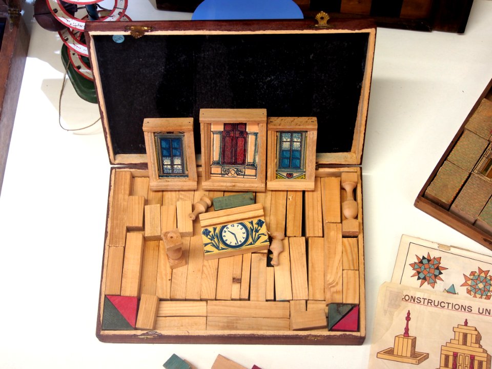 Old toy construction set, Musée du jouet de Colmar