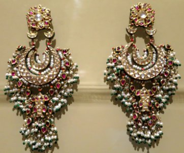Pair of earrings from India, Doris Duke Foundation for Islamic Art 51.2a-b photo
