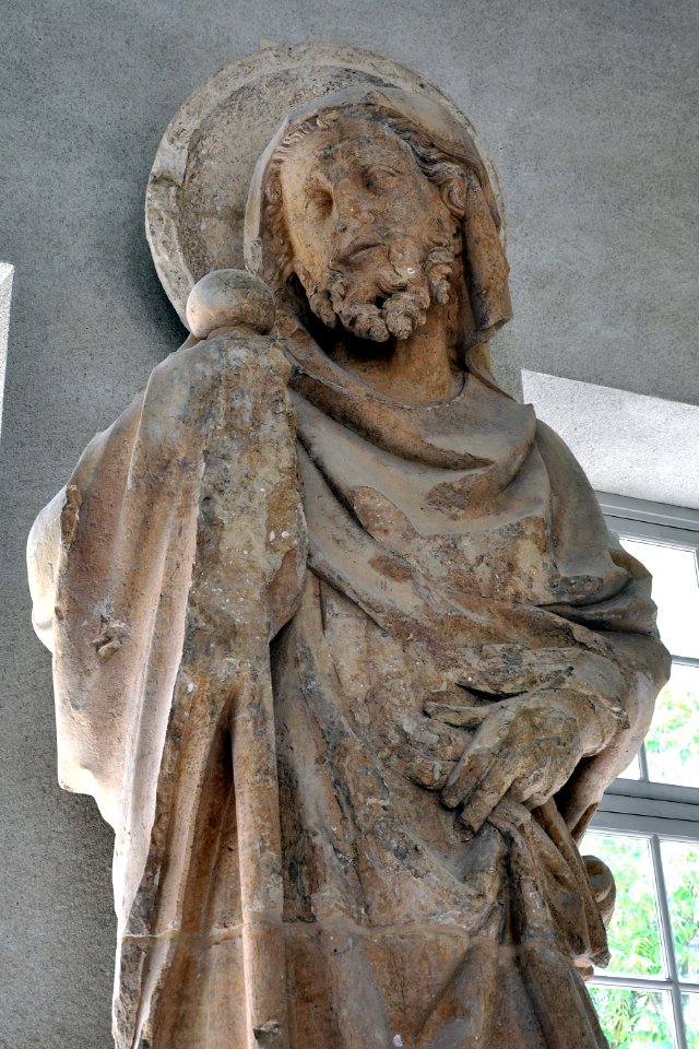 Palais du Tau Statues originales 17062011 10