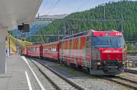 Regional train electric locomotive ge 4-4 iii