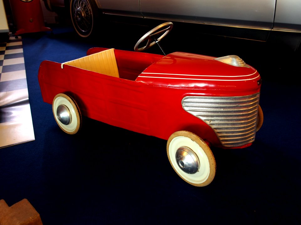 Old pedal car, pic4