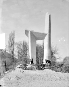 Omlijsting monument van Troelstra Den Haag, Bestanddeelnr 905-5904