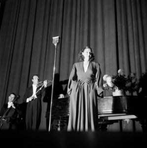 Optreden Lucienne Boyer in City Theater, Bestanddeelnr 901-1652