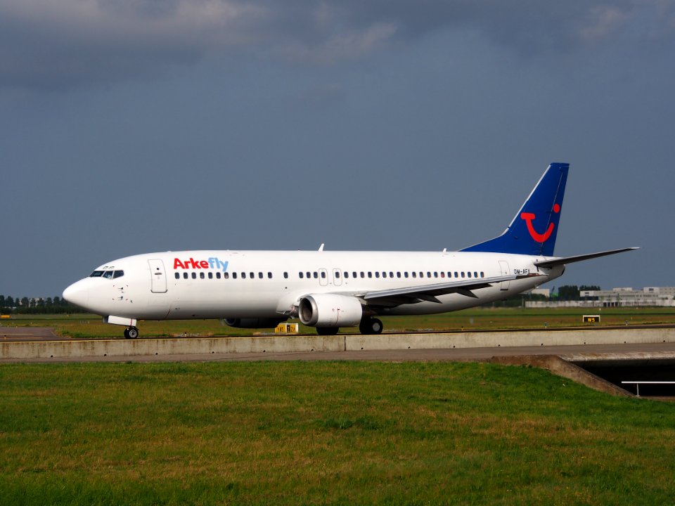 OM-AEX ArkeFly Boeing 737-4Y0 - cn 25178 taxiing 14july2013 pic-003