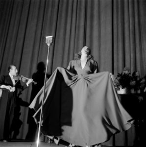 Optreden Lucienne Boyer in City Theater, Bestanddeelnr 901-1659