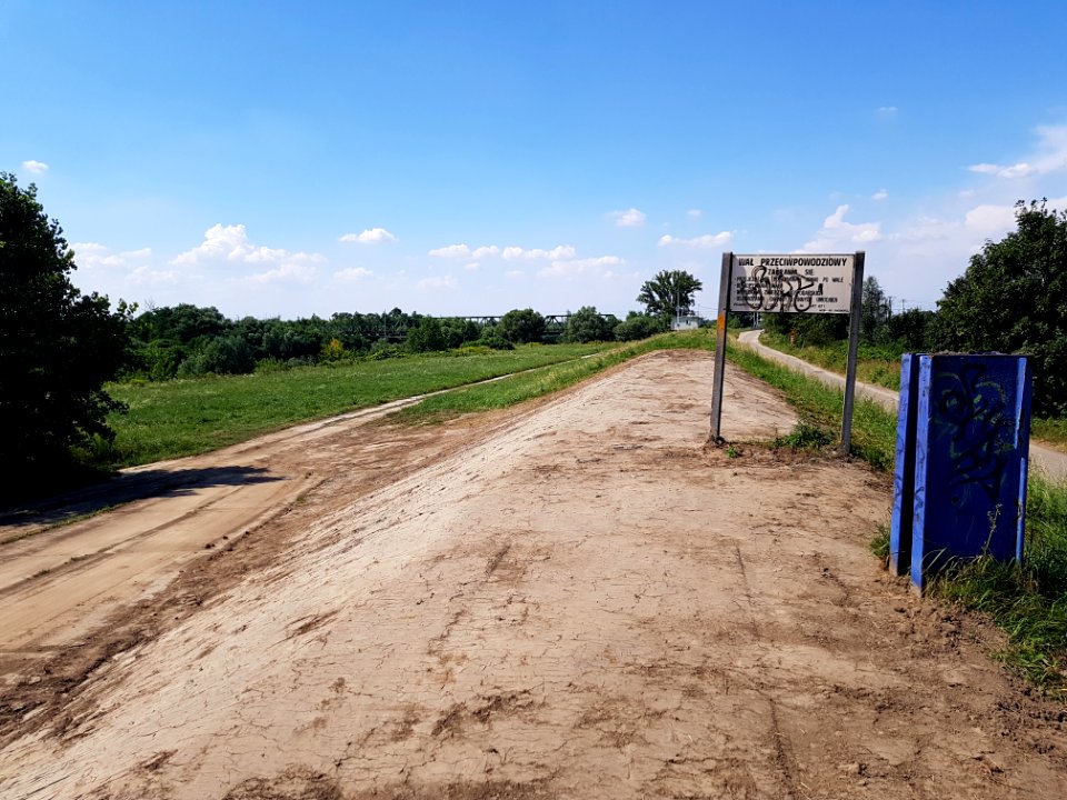 Olza, wał przeciwpowodziowy