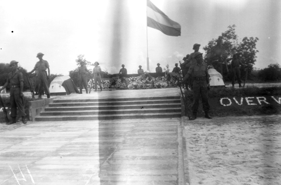 Op 30 November is onder zeer grote belangstelling het Ereveld te Balikpapan ing, Bestanddeelnr 14847