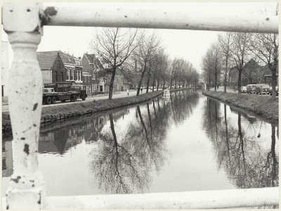 Oostvest met Oostersingelgracht, ziende vanaf de Oudebrug naar het noorden., NL-HlmNHA 54011638