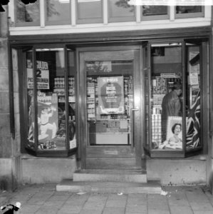 Opdracht de Gruyter en Zn. , etalages, Bestanddeelnr 917-7853