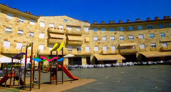 Mutilva Baja (Valle de Aranguren) - Plaza Mutiloa 4