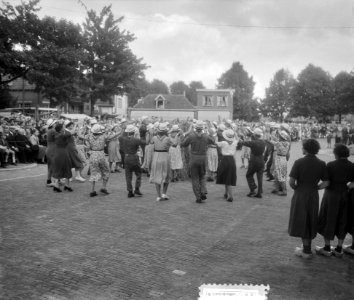 Oogstfeest in Raalte. Boerendansers, Bestanddeelnr 905-2730