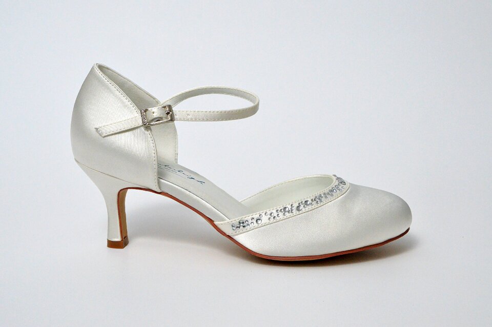 Elegant fashion accessory feet