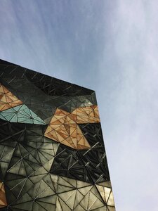 Structure establishment glass