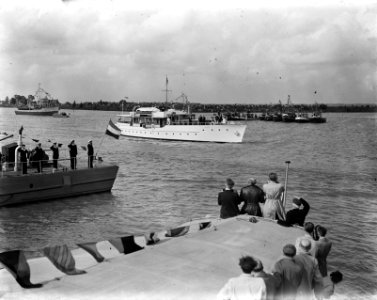 Nationale Vlootschouw op het Binnen- en Buiten-IJ in Amsterdam, van Marine-eenhe, Bestanddeelnr 900-0119