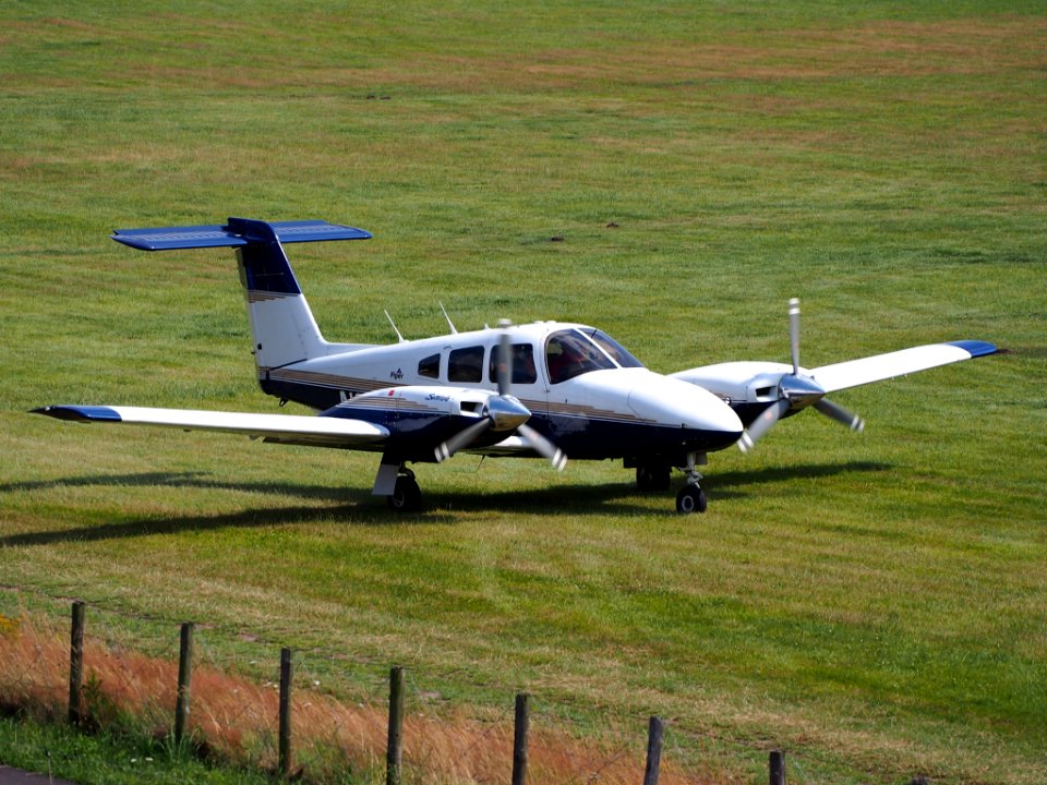 N904FC Piper PA-44-180t at Hilversum Airport (ICAO EHHV), photo-5
