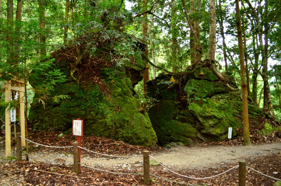 Muro-ryuketsu-jinja, Amanoiwato-2