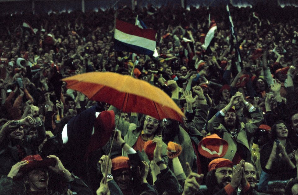 Nederlandse supporters tijdens Wereld Kampioenschappen voetbal 1974, Bestanddeelnr 254-9521