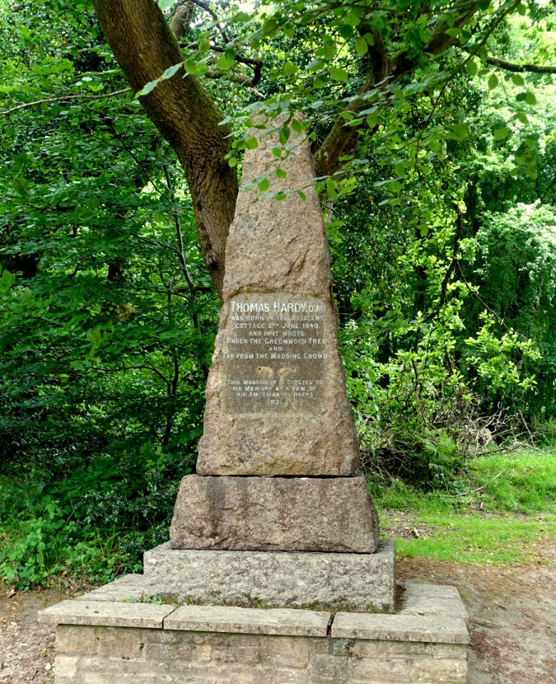 Monument - Thomas Hardy's Cottage, Higher Bockhampton - Dorset, England - DSC03343