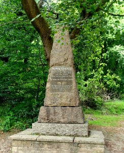 Monument - Thomas Hardy's Cottage, Higher Bockhampton - Dorset, England - DSC03343