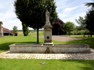 Montreux (M-et-M) fontaine Sainte-Barbe