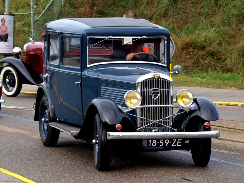 Nationale oldtimerdag Zandvoort 2010, 1931 PEUGEOT 201 C, 18-59-ZE pic1