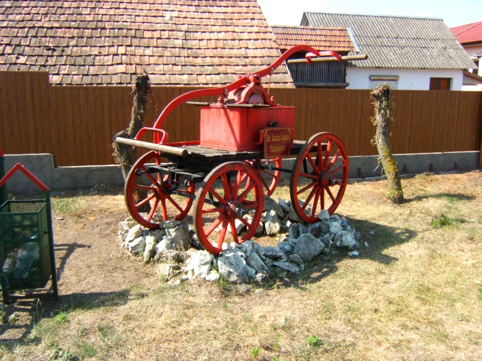 Nagyecsed, régi tűzoltókocsi