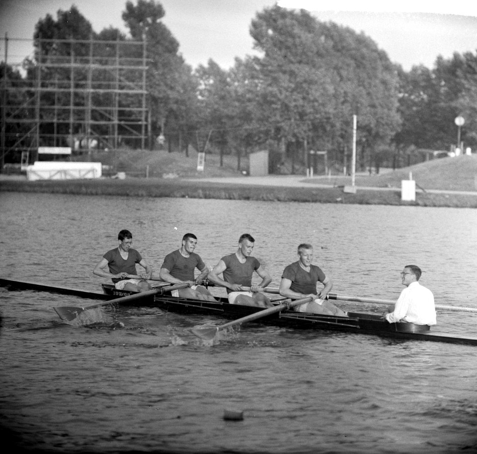 Nationale kampioenschappen roeien op de Bosbaan voor heren vier met stuurman, Bestanddeelnr 916-6797
