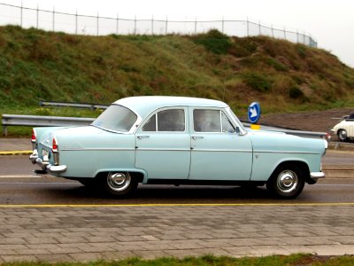 Nationale oldtimerdag Zandvoort 2010, 1964 FORD ZEPHYR 6, AE-72-50 pic3