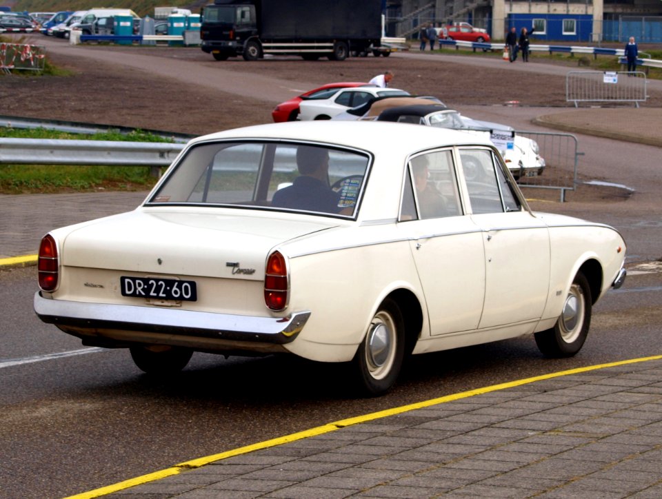Nationale oldtimerdag Zandvoort 2010, 1964 FORD CONSUL CONSAIR, DR-22-60 pic2