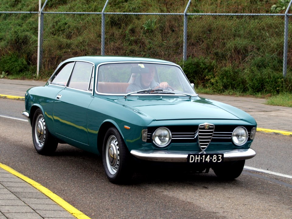 Nationale oldtimerdag Zandvoort 2010, 1967 ALFA ROMEO GT 1600 JUNIOR, DH-14-83 pic3