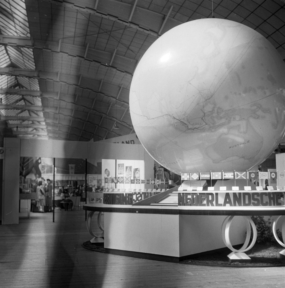 Nahinto-tentoonstelling RAI-gebouw Wereldbol, Bestanddeelnr 902-9462