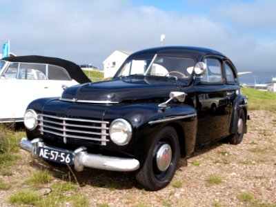 Nationale oldtimerdag Zandvoort 2010, 1953 VOLVO PV 444 D, AE-57-56 pic1