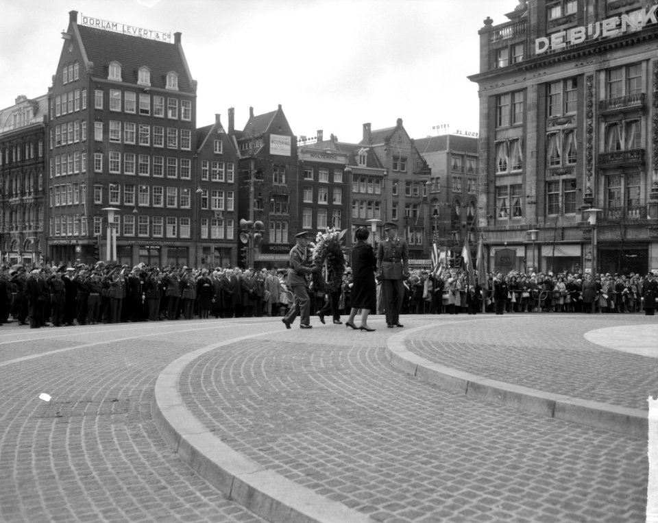 Nationale Herdenking gevallenen op de Dam bij het Nationaal Monument Kransleggi, Bestanddeelnr 915-1185