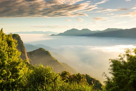 Mist mountain chenguang