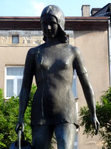 Naklo market square girl5