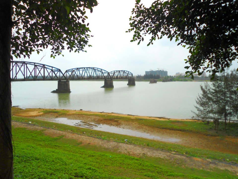 Nandu River Iron Bridge - viewed from the eastern shore - 02