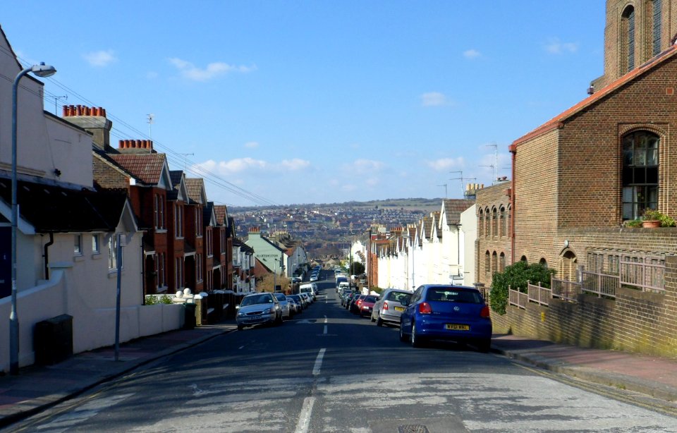 Northward view along Whippingham Road (towards Hollingdean), Elm Grove, Brighton (April 2013) (1)