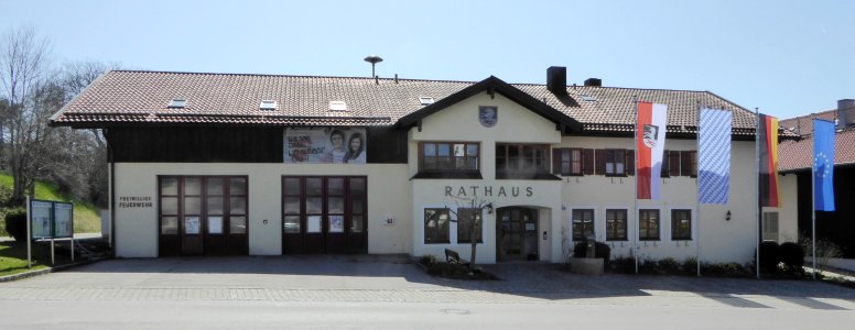 Nußdorf i Ch, Rathaus v NW, 1 photo
