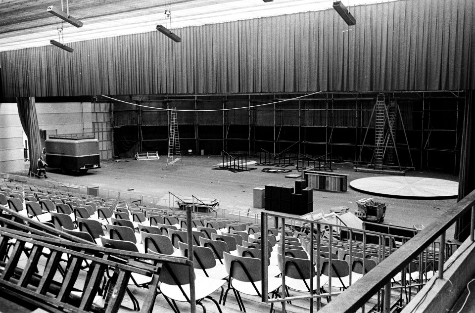 NTS-Firato overzicht van de grote studio in de Oosthal va de RAI, Bestanddeelnr 915-5017