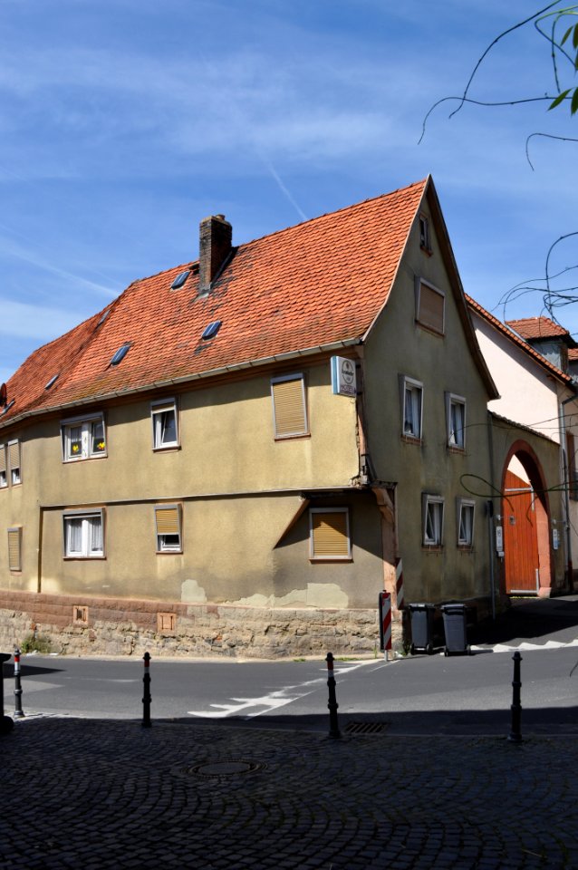 Ober-Erlenbach, Ober-Erlenbacher Straße 16 (2)