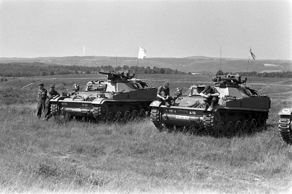 Nederlandse leger oefent in La Courtine, Frankrijk, Bestanddeelnr 923-7331