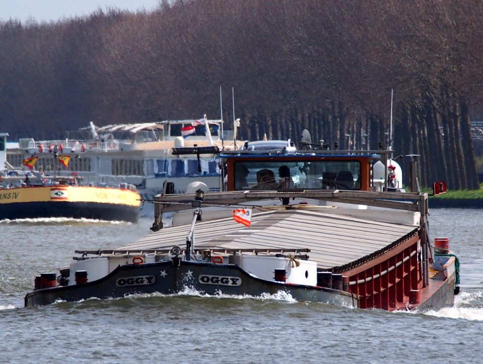 Oggy (ship, 1954) ENI 06002817 Amsterdam-Rijnkanaal pic1