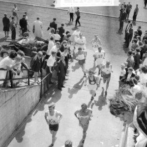Nederlands kampioenschap 25km hardlopen in stadion De Vliert in 's-Hertogenbosch, Bestanddeelnr 914-0559