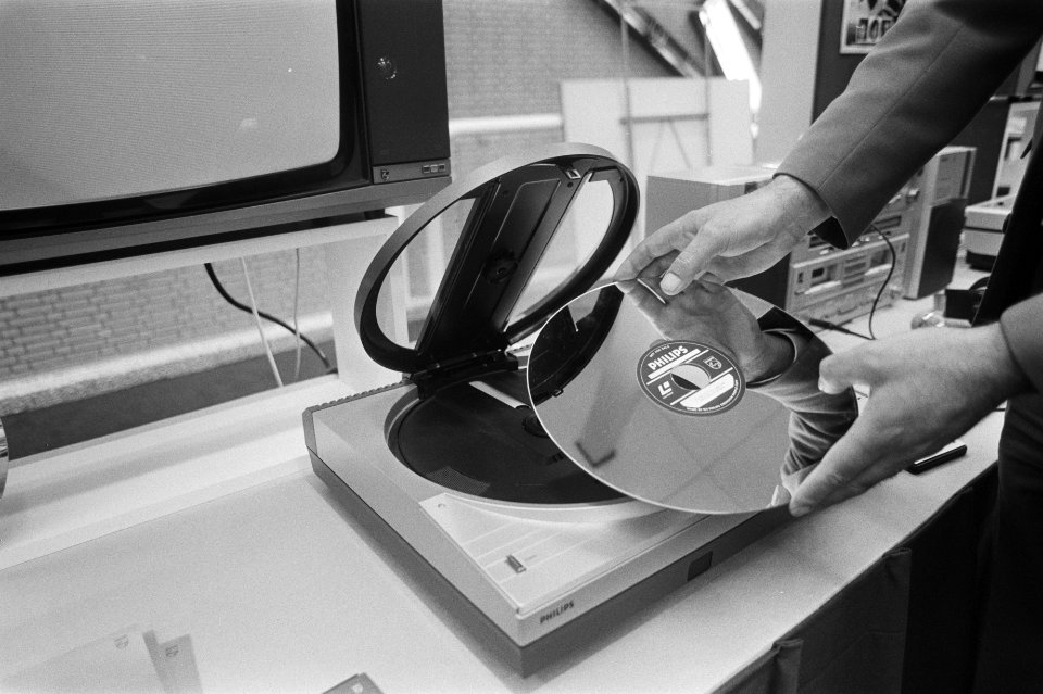 Noviteiten Firato 82 (Rai, Amsterdam) de beeldplaat en compact-disc, Bestanddeelnr 932-2848