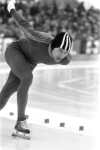 Nederlandse schaatskampioenschappen Deventer dames en heren Verkerk in actie, Bestanddeelnr 925-2924