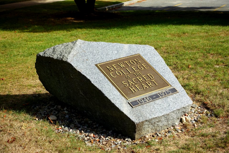 Newton College of the Sacred Heart memorial - Boston College Law School - Newton, MA - DSC07382