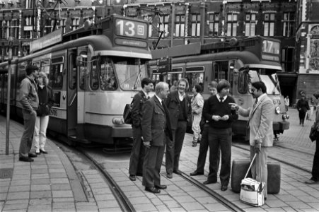 Nederland staat stil in het kader van de actieweek tegen kruisraket trambestuur, Bestanddeelnr 932-9631
